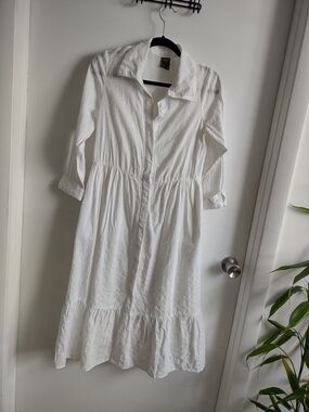 Classic Cotton White Button-Front Shirt Dress